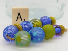 Load image into Gallery viewer, Moogin beads - Large Round Set A 36039
