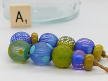 Load image into Gallery viewer, Moogin beads - Large Round Set A 36039
